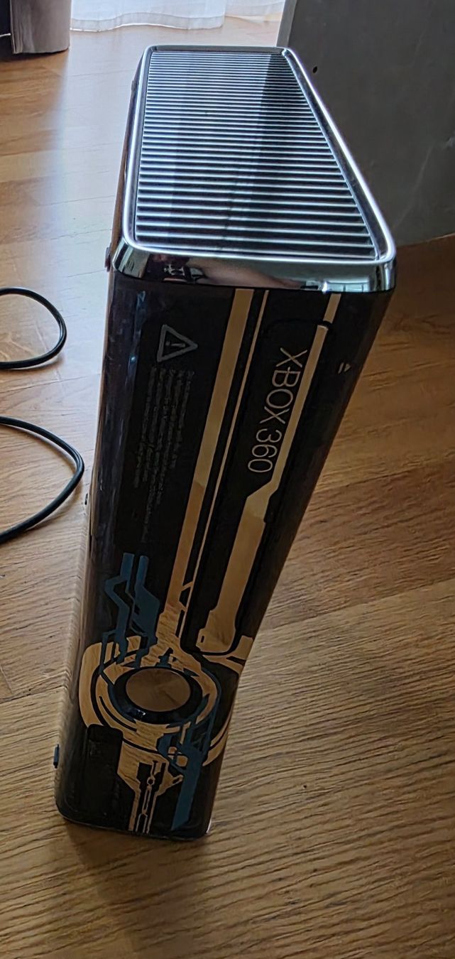 Console: Xbox 360-Limited Edition Halo 4 – Usato da Schaffhausen venduto da ang_bt75 3