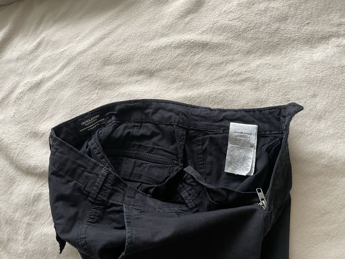 Jack & Jones Pantaloni: Jack & Jones Cargohose  schwarz  Grösse 28/32  – Usato da Luzern venduto da andyke 5