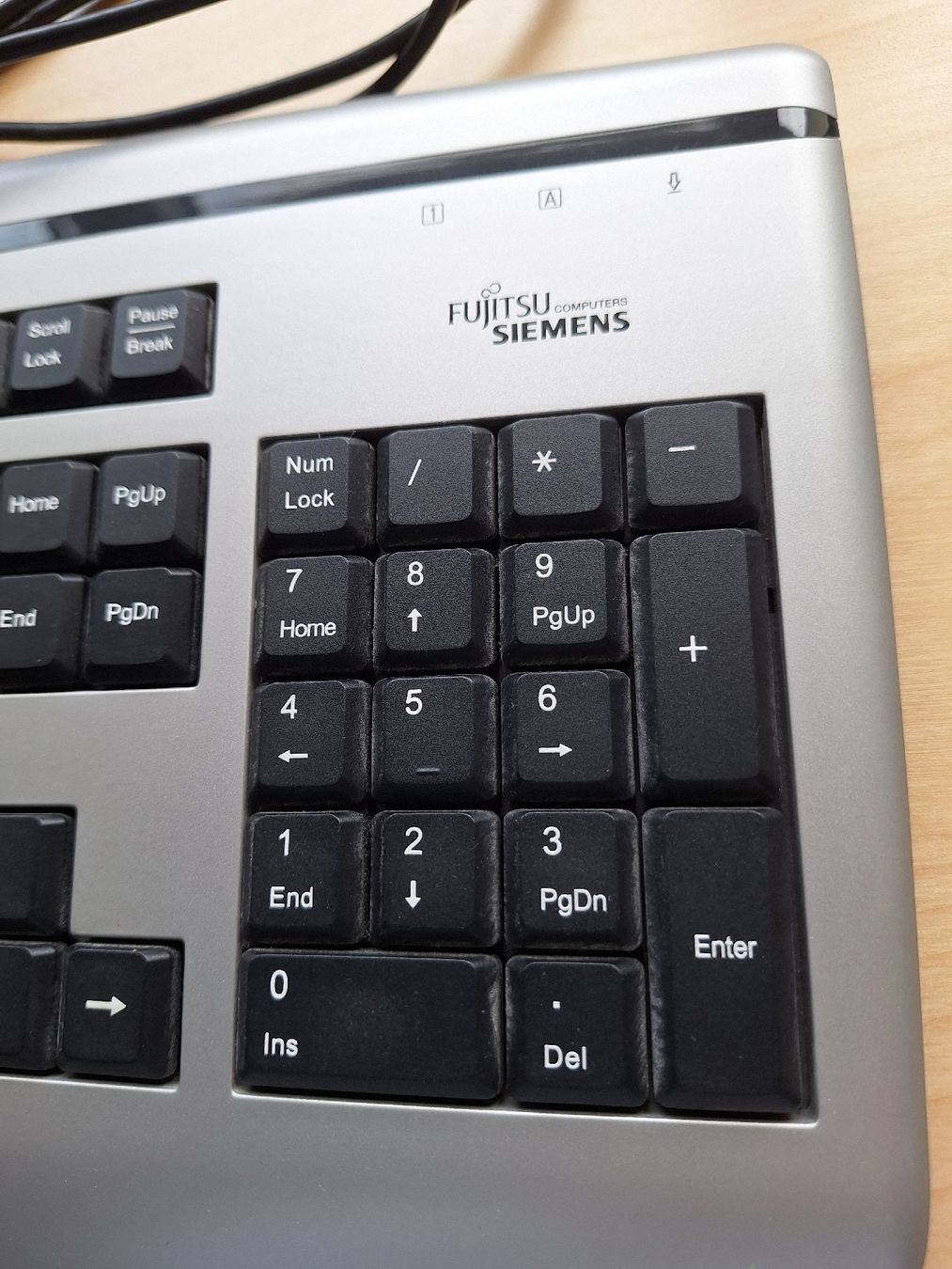 Fujitsu Tastiere: Tastatur Fujitsu Simens – Usato da Niederglatt ZH venduto da Bobsli 1