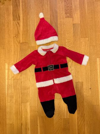 Weihnachtsanzug mit Mütze Gr. 62/68 wie neu