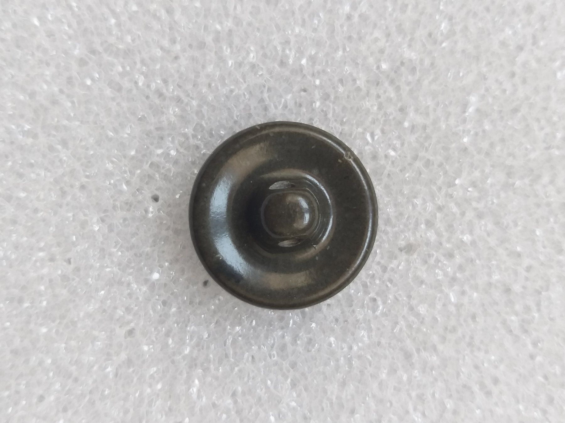Attrezzatura & Pezzi di ricambio: Uniformknopf 21 mm Tschechoslowakei – Usato da Bauma venduto da SwissMilitaria 1
