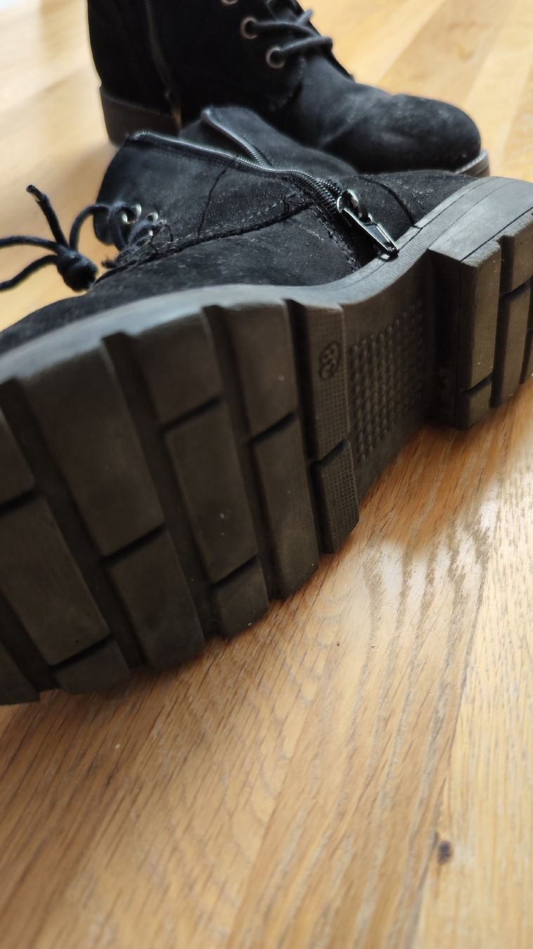 Scarpe da donna: Schwarze Boots Gr.38 - Perfekter Zustand – Nuovo (secondo la descrizione) da Oberentfelden venduto da MrRicardolino 1