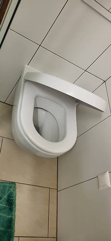 Villeroy & Boch WC: Cuvette de WC Villeroy & Boch avec siège – Gebraucht aus Versoix von Lc.1 1