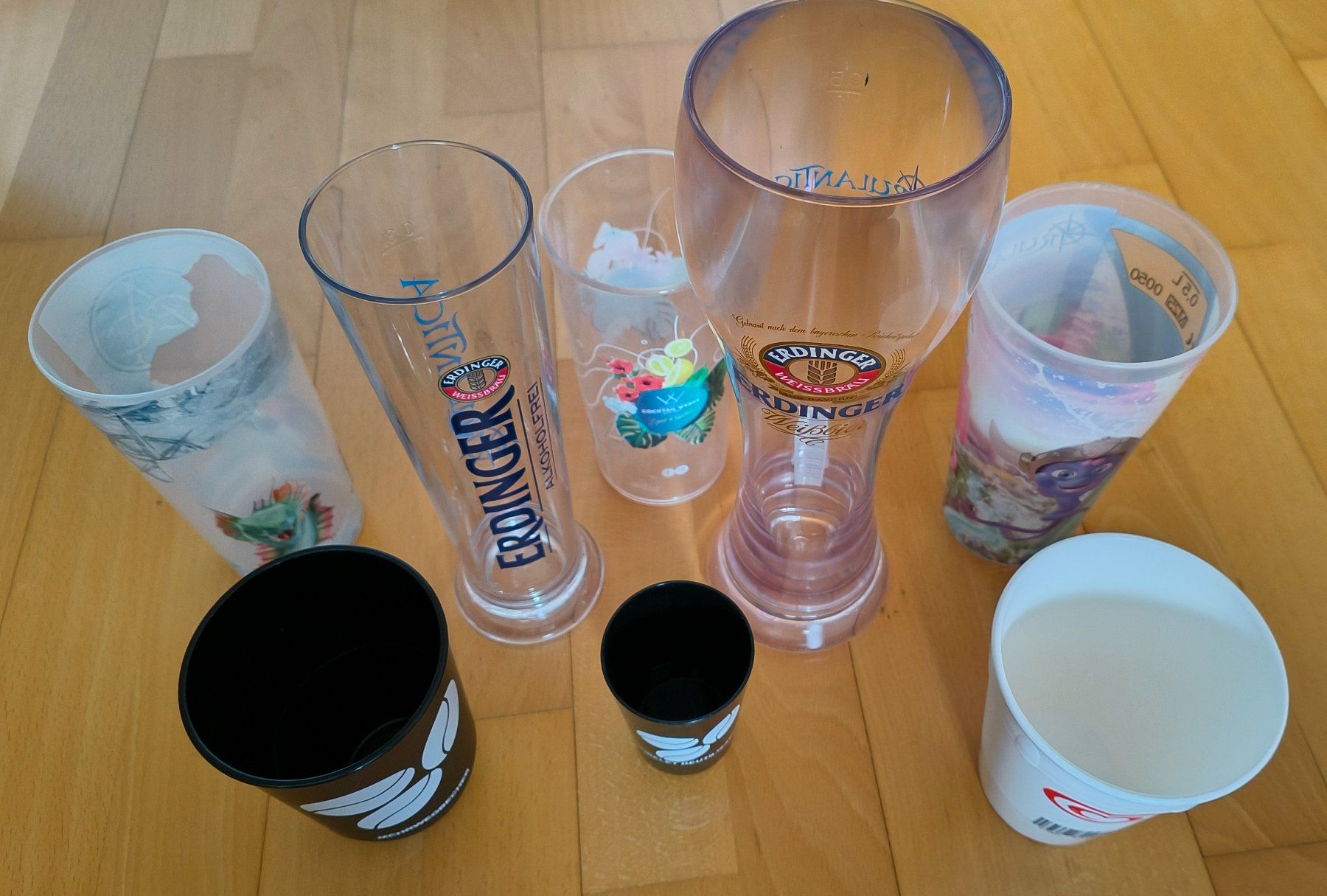 Contenitori & Simili: Coole Pool Party Becher Plastick ohne Scherben – Usato da Kriens venduto da tabea77 1