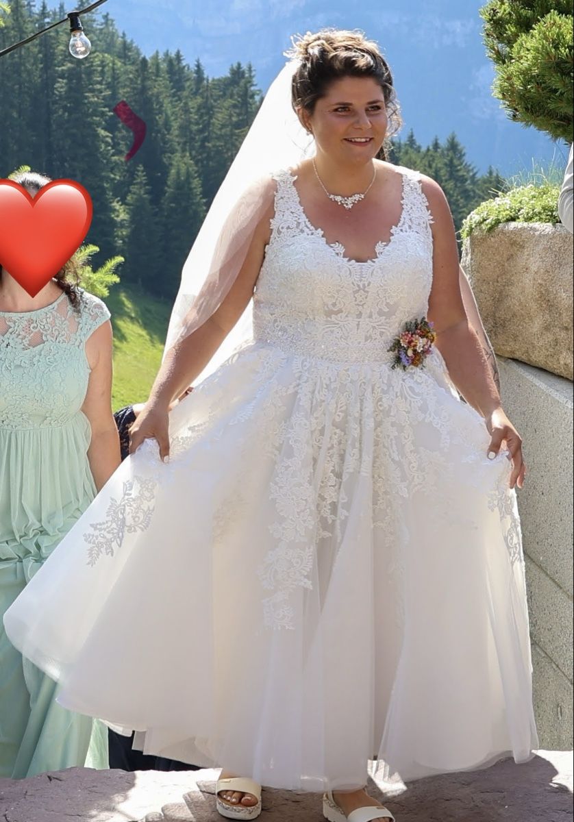 Kleider: Wunderschönes Hochzeitskleid – Gebraucht aus Rheinfelden von Merlay