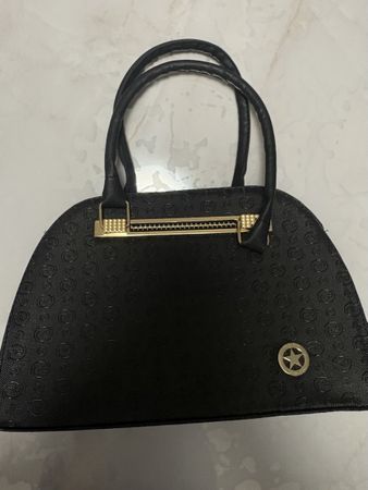Handtasche schwarz mit Logo guter Zustand