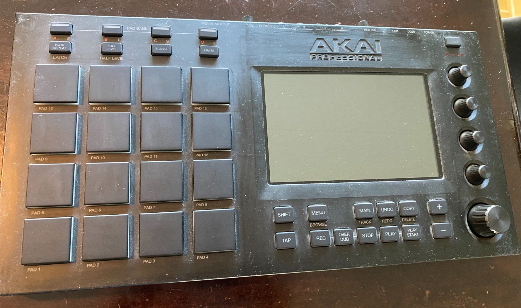 Akai Strumenti musicali: Akai MPC Touch inklusive Zubehör – Usato da Ostermundigen venduto da sims81 2
