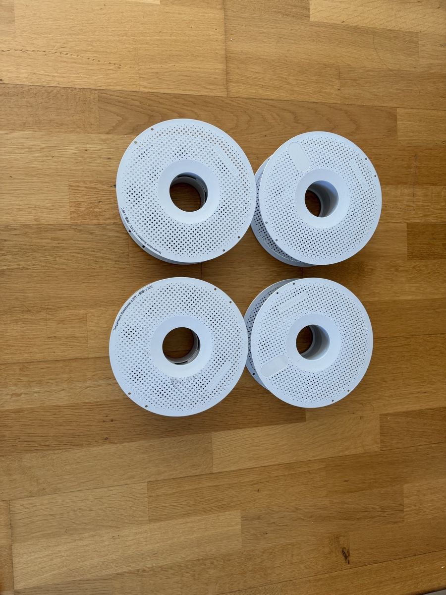 Bambu Lab 3D Drucker: 4 bobines réutilisables Bambu Lab – Neu (gemäss Beschreibung) aus Reconvilier von aythecK