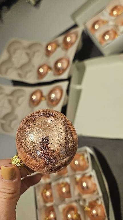 Pfister Toutes les décorations: Möbel Pfister Weihnachtskugeln - Rosa glitzer – Neuf (Voir description) à Unterlunkhofen par Fcbasel92 3