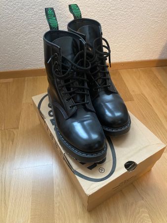 Solovair (Dr. Martens) Stiefel Gr. 9 / 43 Vegan