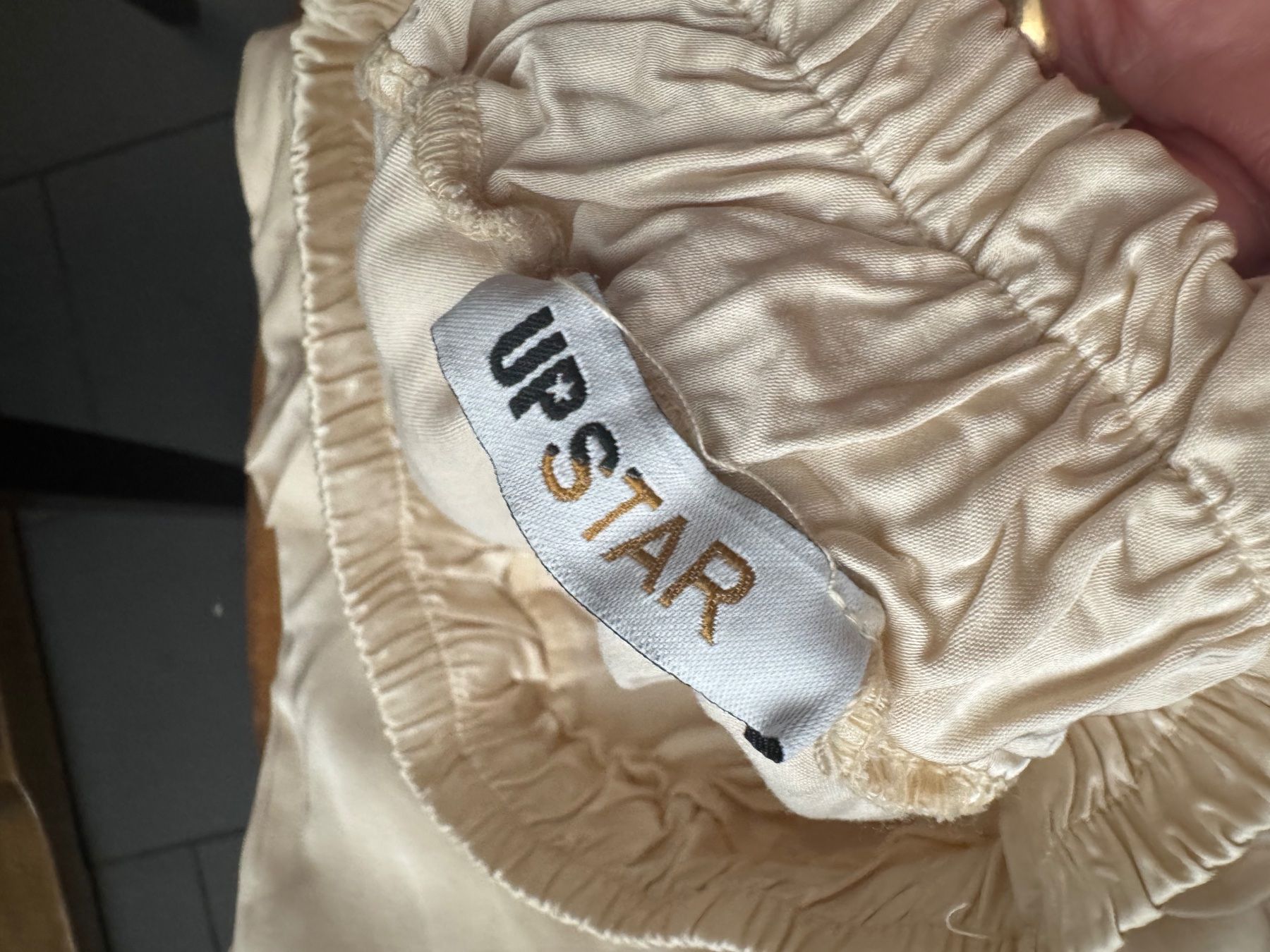 Pantaloni: Up Star Hose – Usato da Obfelden venduto da cesarina10 6