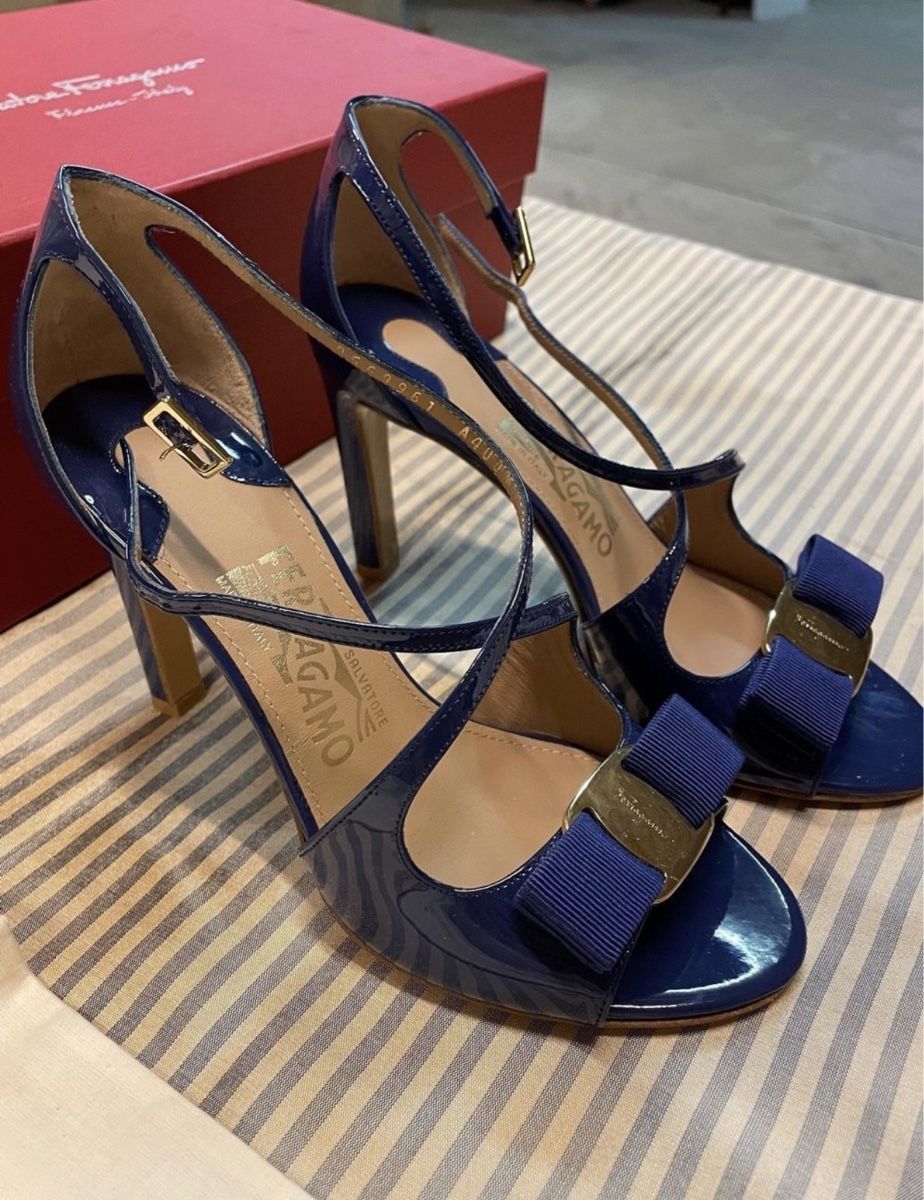Chaussures femmes: Ferragamo Sandals NEW – D'occasion à Reinach BL par K.zh.A