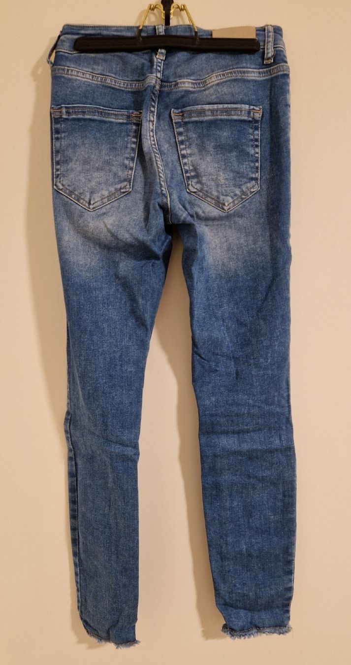 Only Jeans: 63) ONLY Jeans, Grösse 32 – Nuovo (secondo la descrizione) da Menziken venduto da chs_xd76 1
