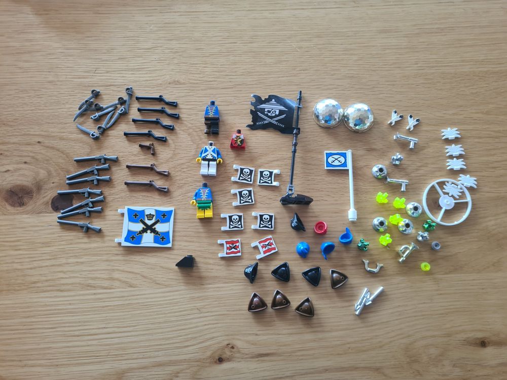 Preiser 1/25 Figurenzubehör – Waffen Und Flaggen Für Modellbau, Handbemalt
