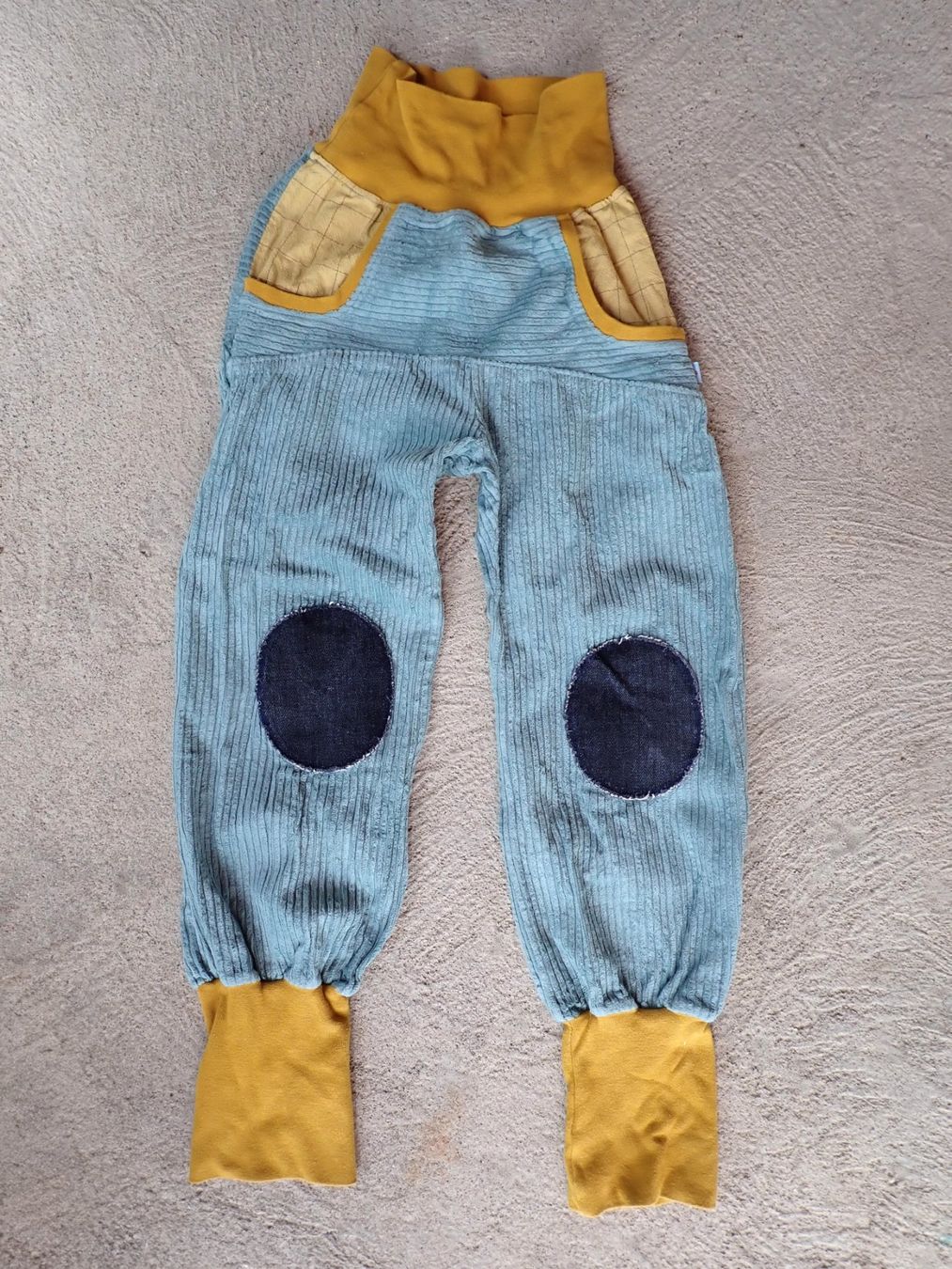 Pantaloni: Pumphose Cord 128 – Usato da Langnau i. E. venduto da chebsli