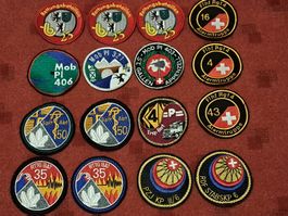 Lot von 16 verschiedenen Militär Badge