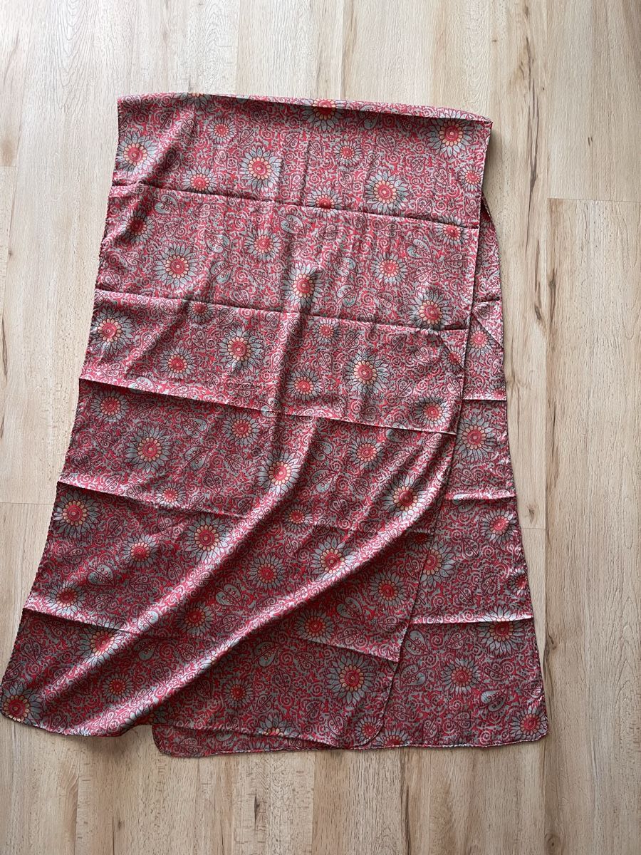 Foulard & Sciarpe: Écharpe Ipanima Rouge et Gris - etat Impeccable! – Usato da Kloten venduto da Vermicelles 3