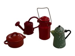 Vintage - 4 Teile für die Puppenstube -  Giesskanne 2 cm