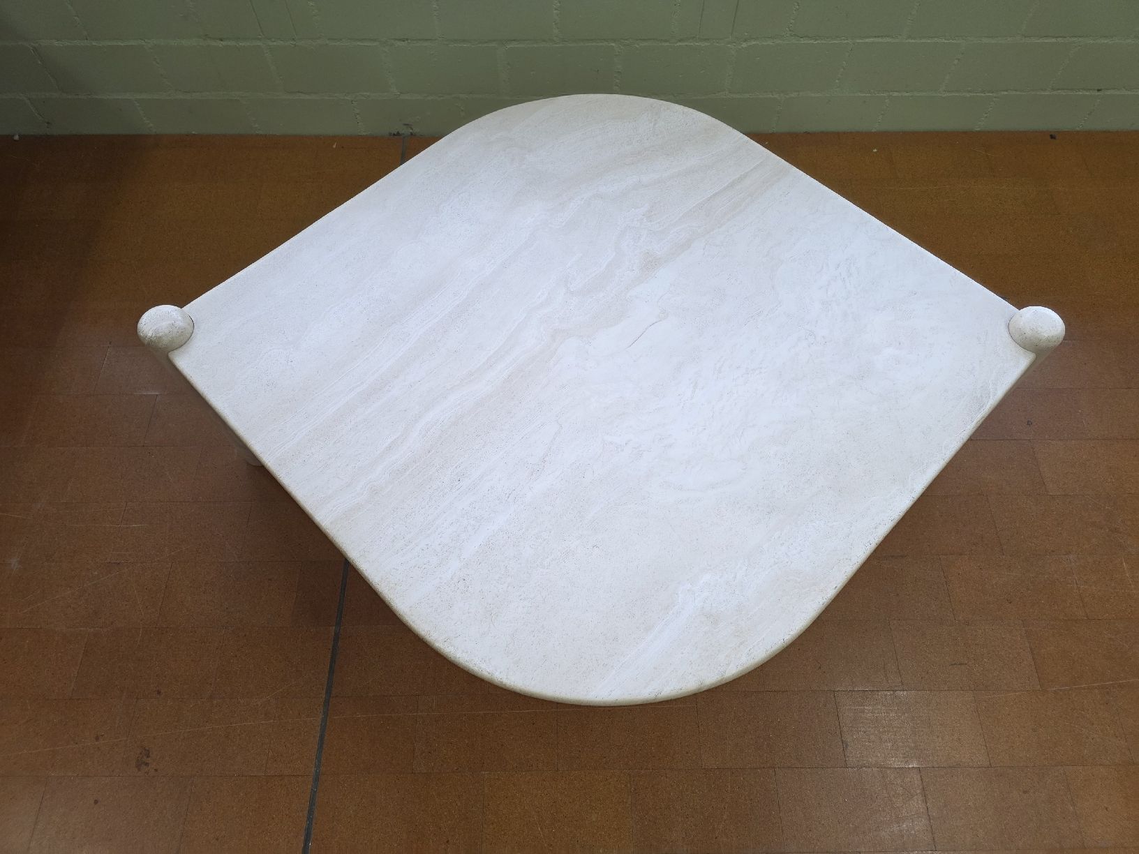 Tavoli: Designer Vintage Couchtisch aus Travertin – Usato da Lichtensteig venduto da Polsterwerk 7