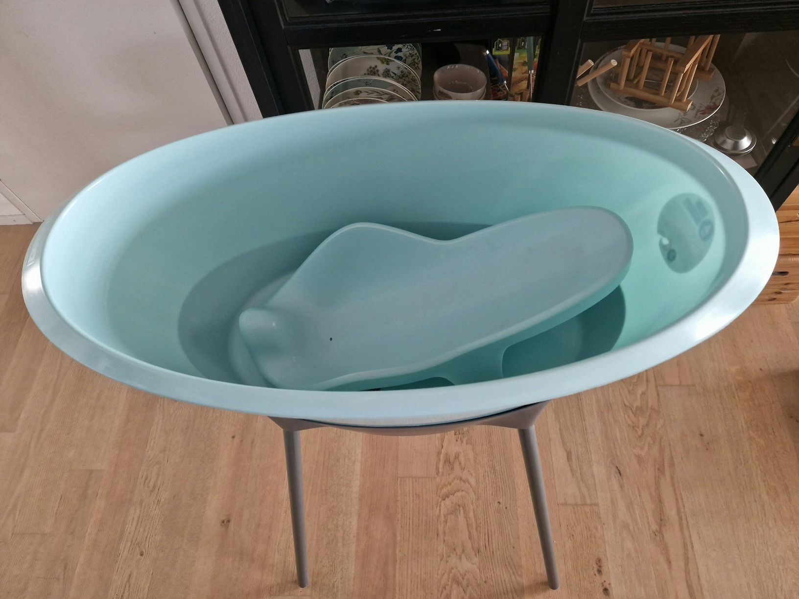 Tutto per il bagno: Babybadewanne mit Ständer und Einsatz – Usato da Dübendorf venduto da Barbarita88 1
