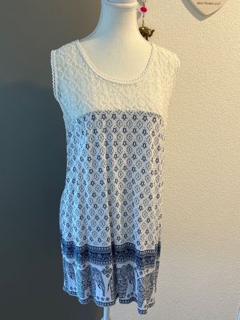 Sommerkleid weiss mit Spitze und Elefantenprint 🐘und Muster