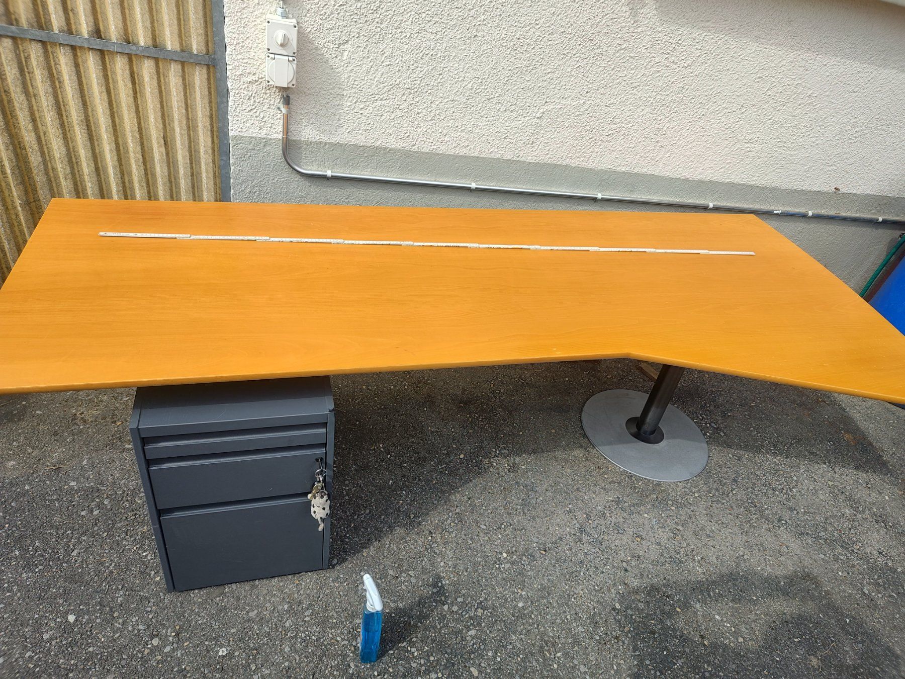 Scrivanie: Wunderschöner Bürotisch  Neupreis 5000.- – Usato da Melchnau venduto da Unikat01 1