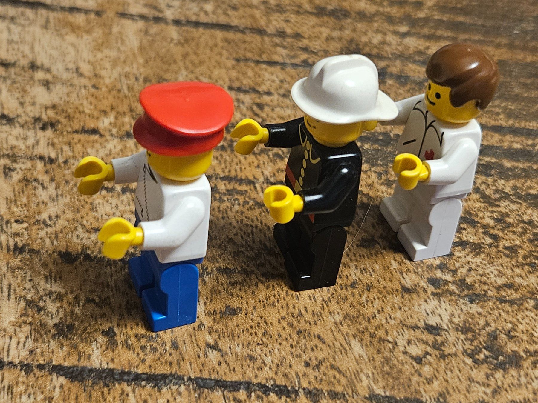 Lego Kit di costruzioni: lego lot de 3 figurines – Usato da Confignon venduto da Ecrofigs 2