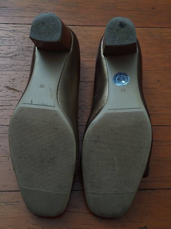 Damenschuhe: Chaussure taille 39 – Gebraucht aus Lausanne von Auree_D 1