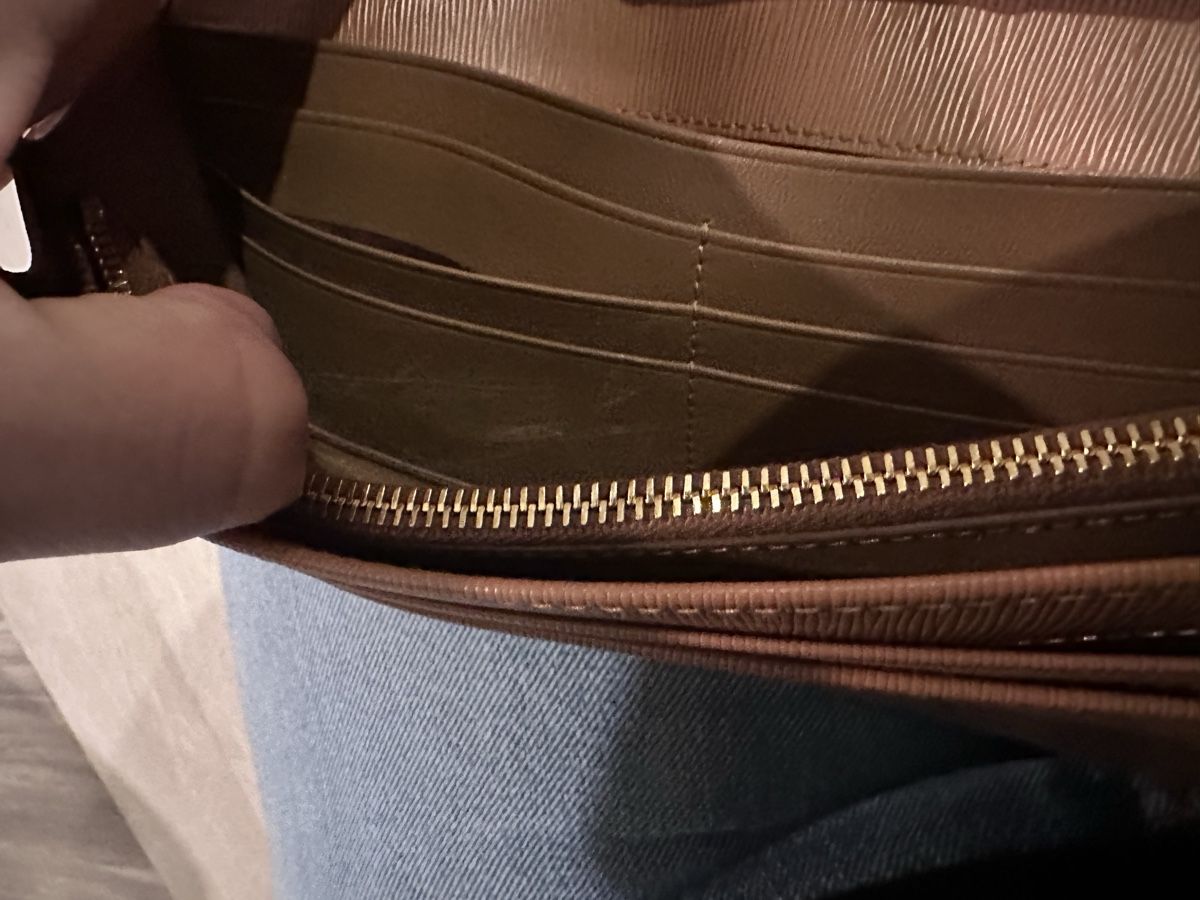 Prada Altro in  Abbigliamento & Accessori: Prada borsa a tracolla in pelle marrone con catena – Usato da Niedergösgen venduto da ani_bq8w 8