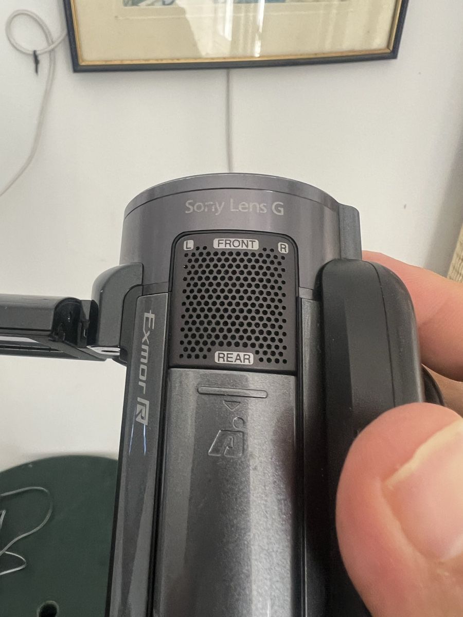 Sony Videocamere: Sony Handycam HDR-XR520 – Usato da Zürich venduto da jao_2bx7 7