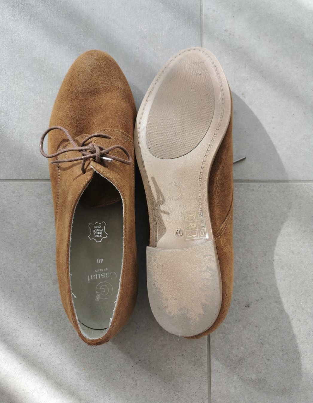 Scarpe da donna: chaussures en daim taille 40 comme neuves – Nuovo (secondo la descrizione) da Longirod venduto da DigiSmart 1