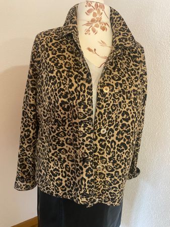 Veste sport-chic motifs léopard marque Taifun