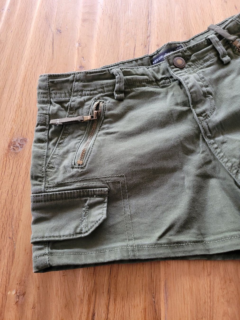 Bershka Pantaloni: 34 - Grösse, Shorts von BERSHKA – Usato da Nottwil venduto da echtMOMO 2