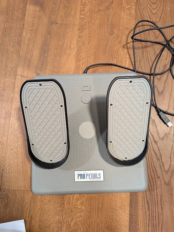 Controller: CH Pro Pedals (USB) für Flugsimulator – Usato da Meikirch venduto da Dave2003 2