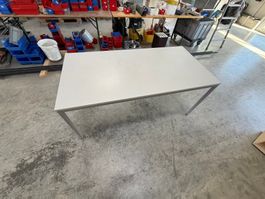 Bürotisch