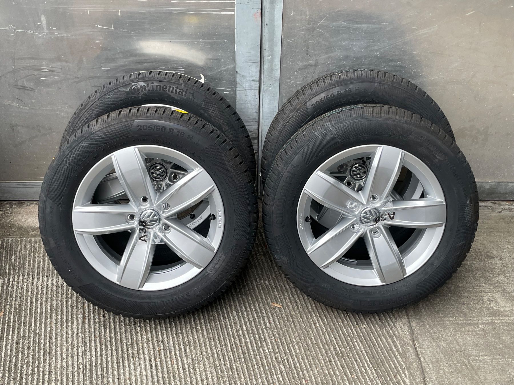 VW T Roc 205/60 R16 Winter 4 x 8mm 6 x 16 ET43 2GA601025Q (Gebraucht ...