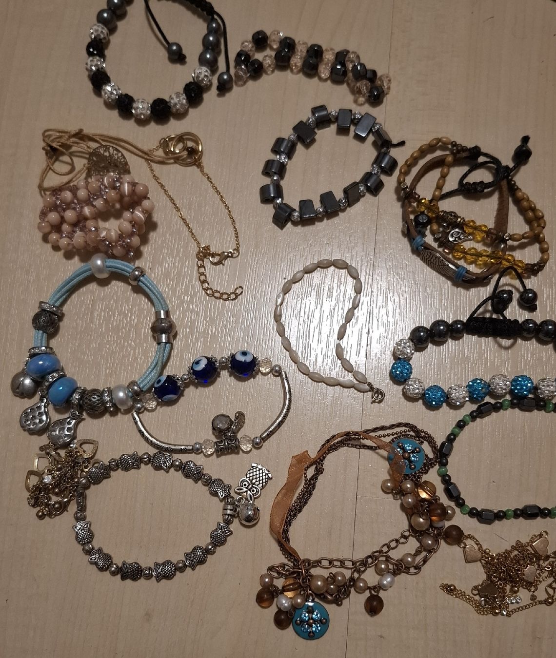 Altri gioielli: 16 Diverse Armbänder – Usato da Basel venduto da Lomg