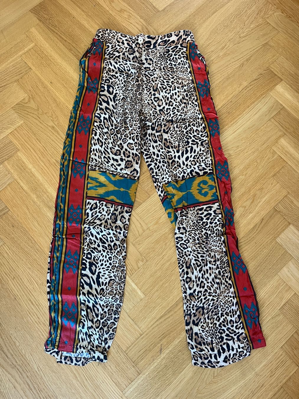 Lots de vêtements: Leoparden Set Hemd & Hose – D'occasion à Zürich par bretxo 6