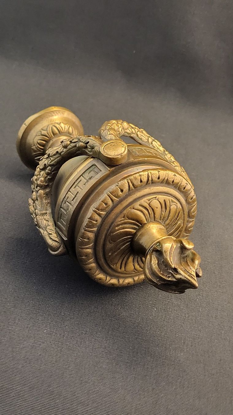 Statuette: Antikes Bronze-Objekt mit Fackelaufsatz – Usato da Basel venduto da spinne02 6