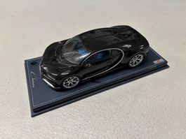 MR Collection Bugatti Chiron 1:18