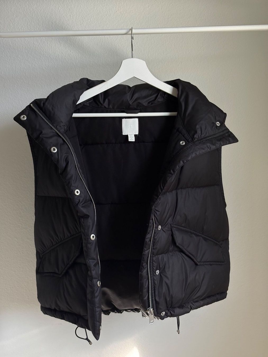 H&M Gilet & Giacche: schwarzes Gilet – Nuovo (secondo la descrizione) da Zürich venduto da bbbggg 2