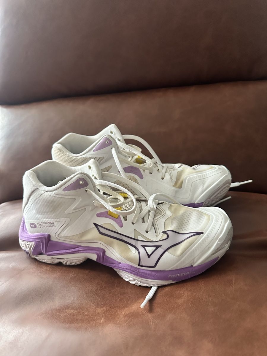 Mizuno Scarpe da donna: Volleyballschuhe gr. 41 – Usato da Aesch BL venduto da ili23_yg5k