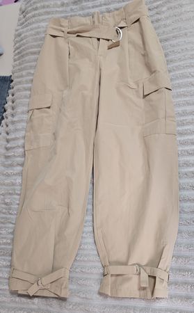 Damen Cargohose beige mit Gürtel neuwertig
