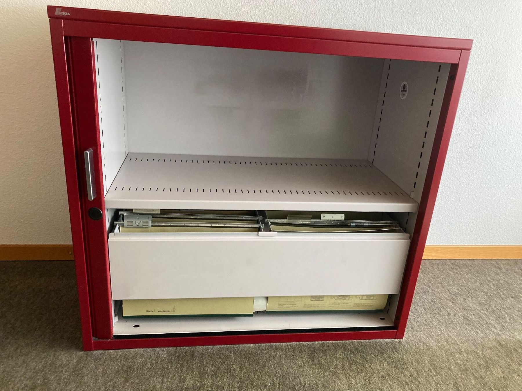 Lista Armoires: Lista Möbel mit Rolltüre – D'occasion à Herzogenbuchsee par jemar 2