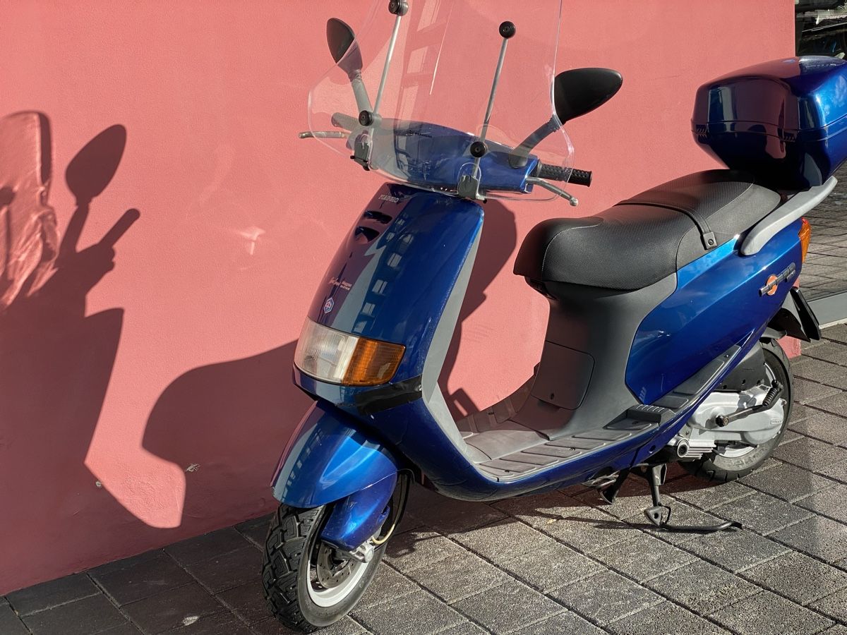 Piaggio Scooters: Piaggio Sfera 125 – Gebraucht aus Meggen von  7