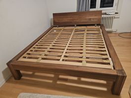 Bett Massivholz (ohne Rost)