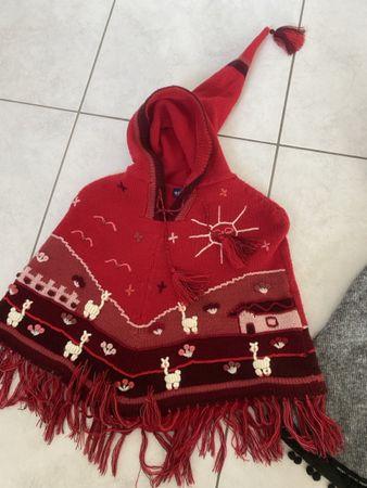 Winterlicher Kinder-Poncho mit Zipfelmütze, Grösse 6