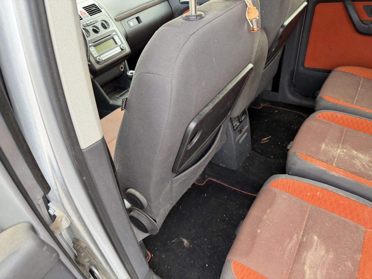 VW Automobili: VW Cross Touran 1.4 – Usato da Oberönz venduto da Xyz90 5