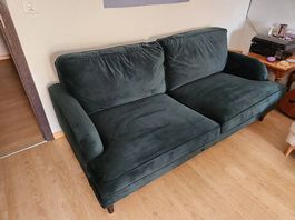 Dunkelgrünes Velours Sofa