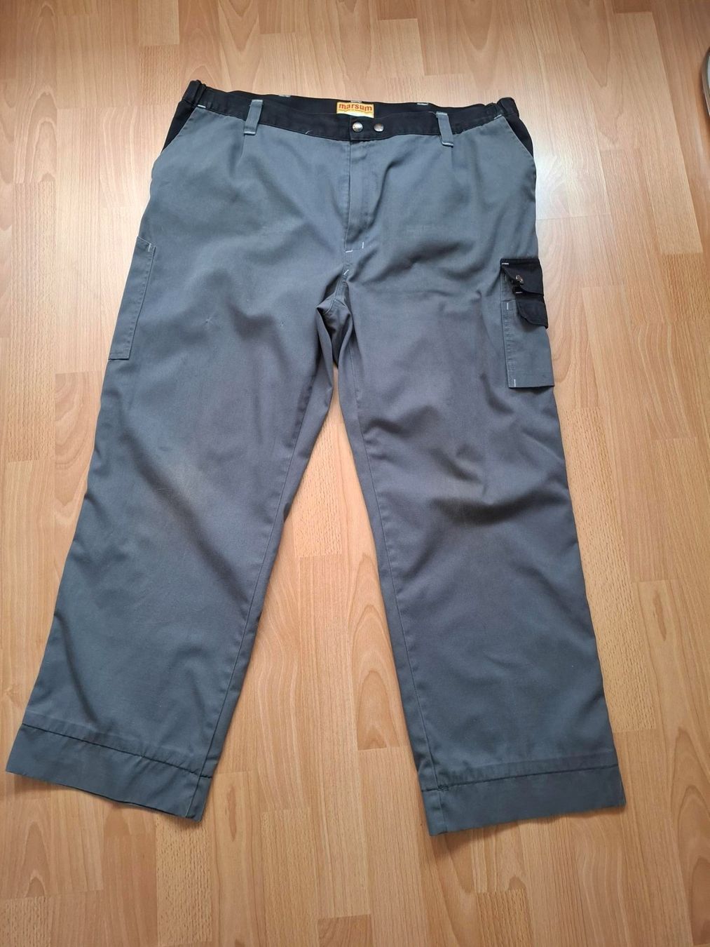 Pantaloni: pantalon de travail – Usato da Porrentruy venduto da Piquetix